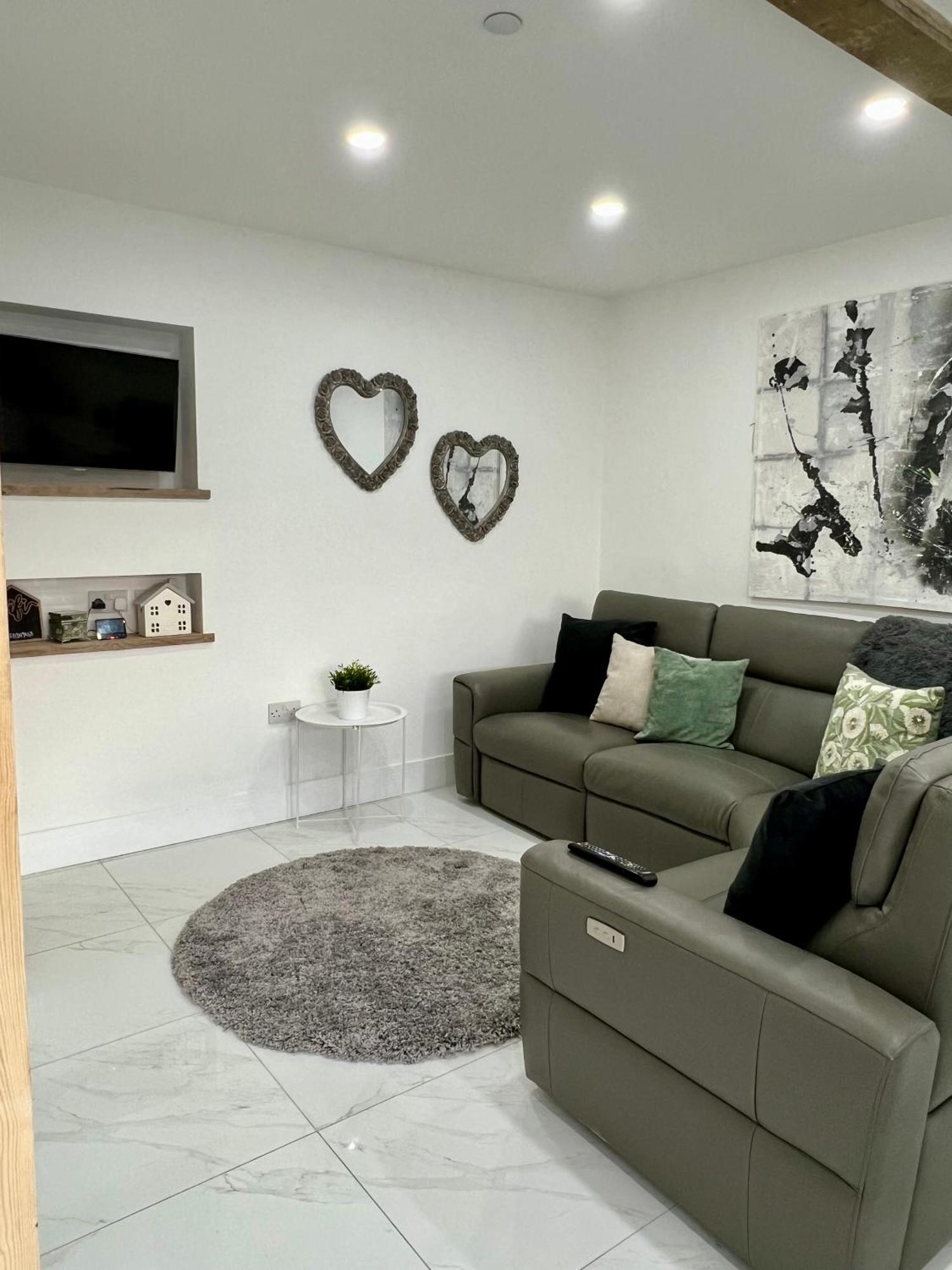 Lewys Tai Bach Villa Aberaman Екстериор снимка
