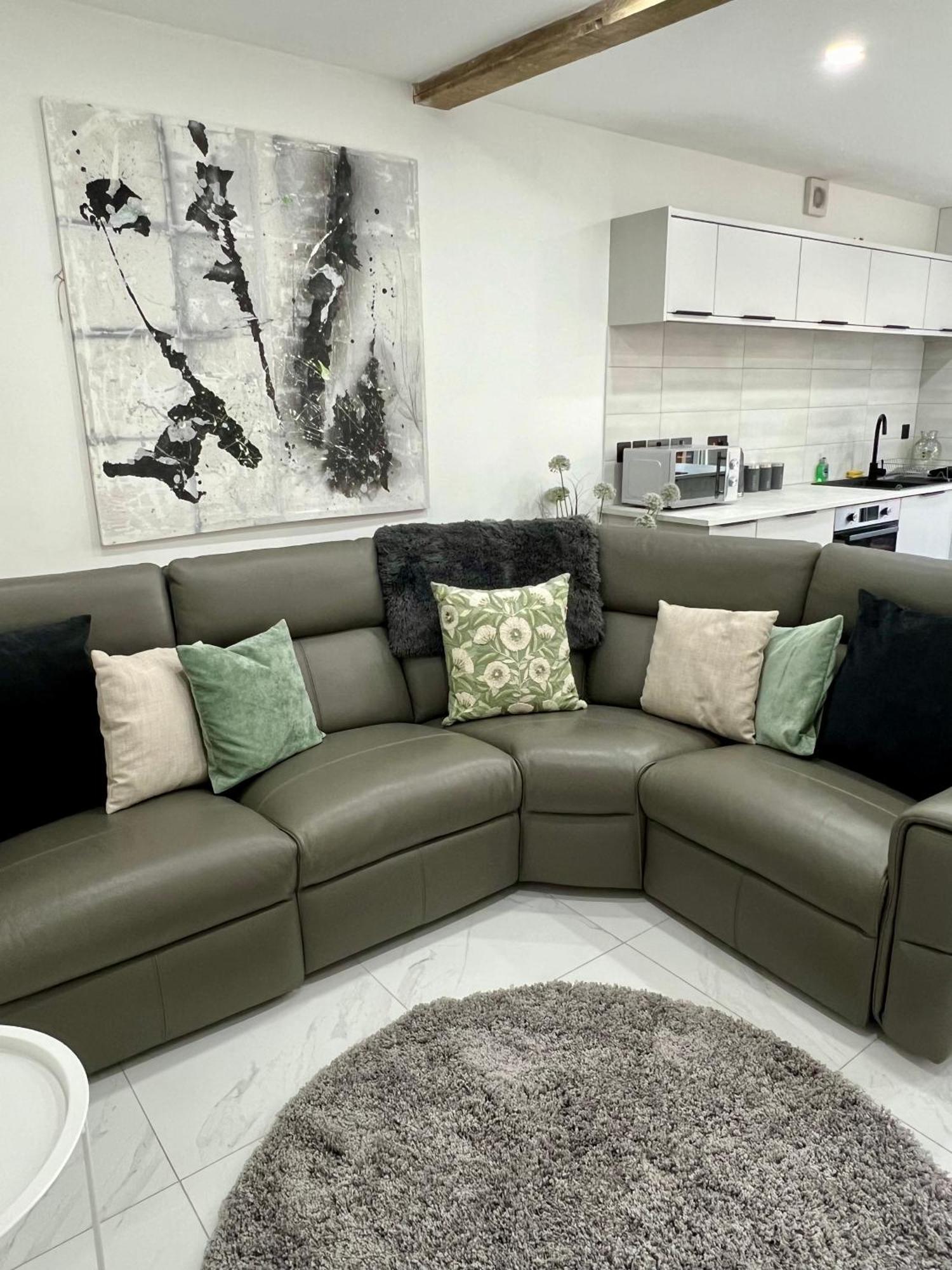 Lewys Tai Bach Villa Aberaman Екстериор снимка