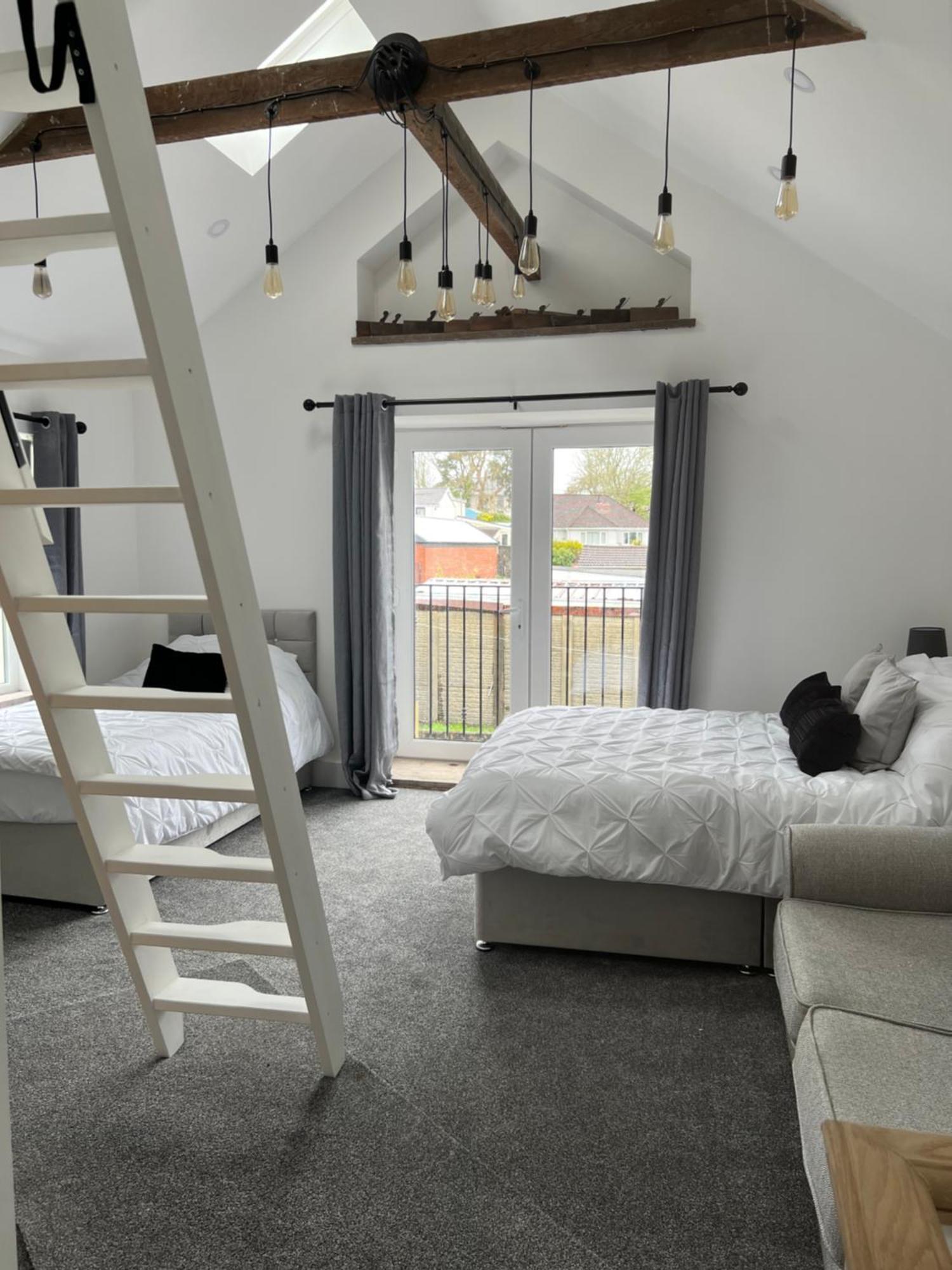 Lewys Tai Bach Villa Aberaman Екстериор снимка